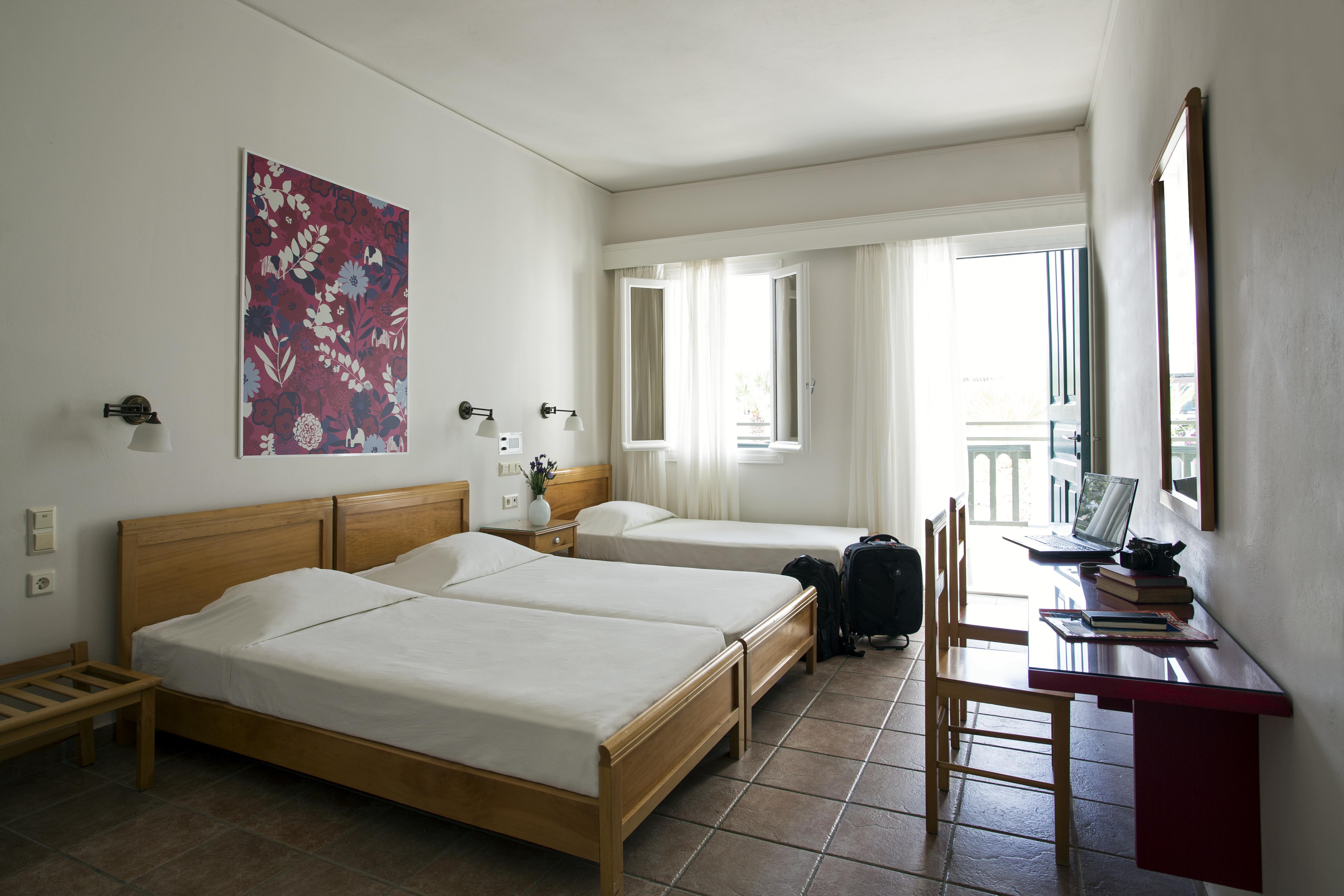 Rose Bay Hotel Kamári Zewnętrze zdjęcie