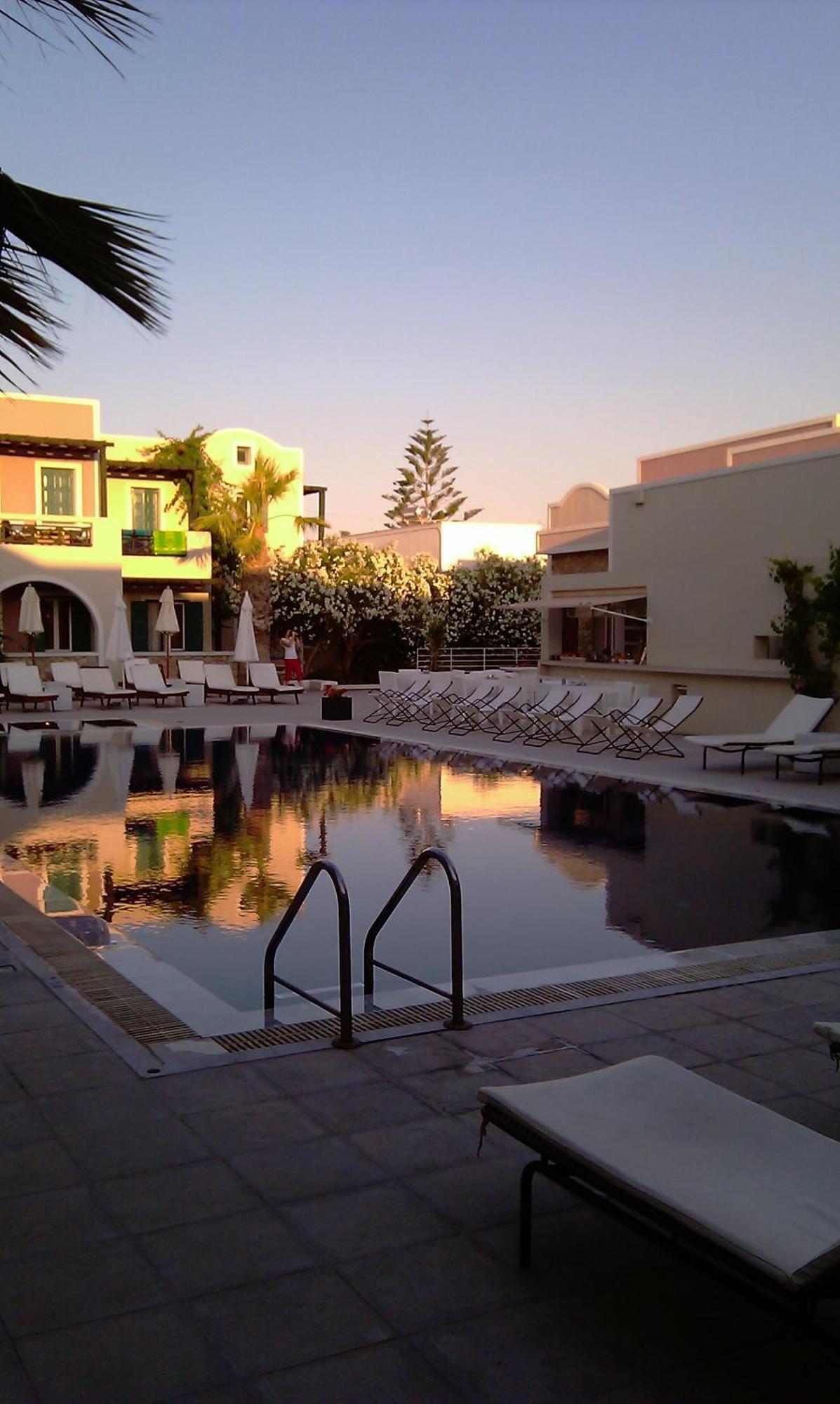 Rose Bay Hotel Kamári Zewnętrze zdjęcie